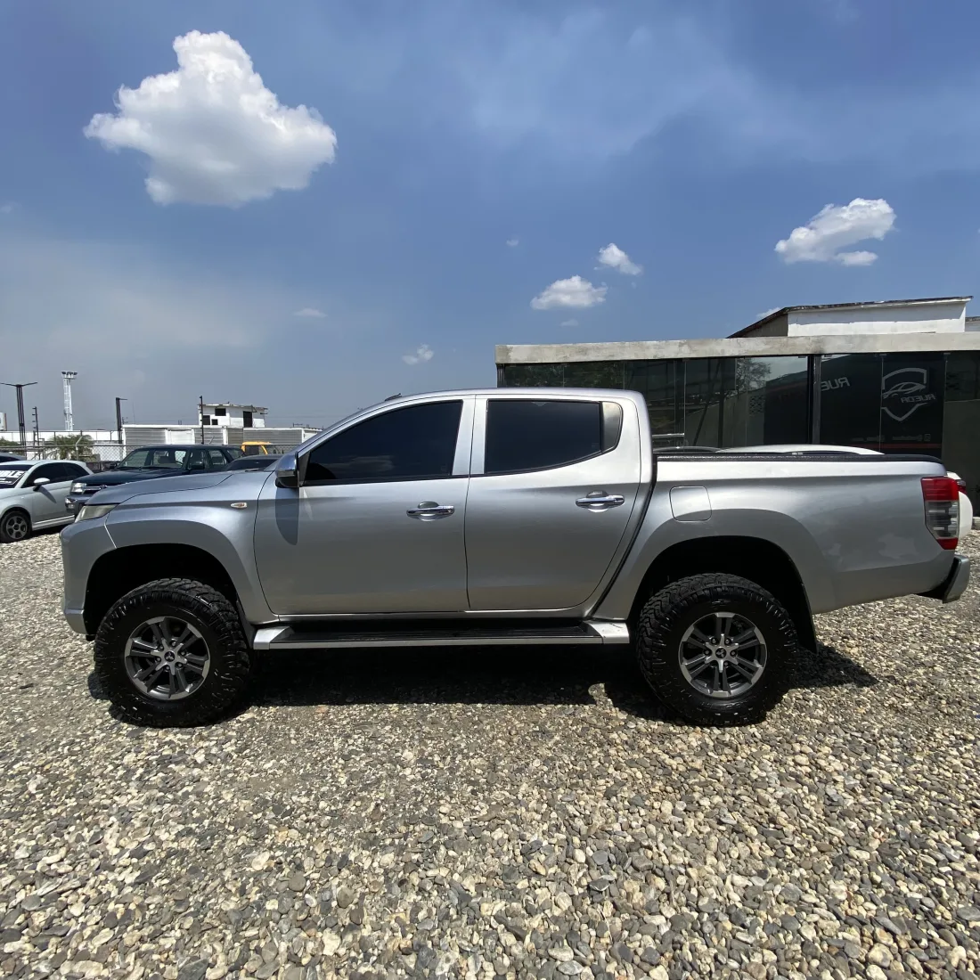 Mitsubishi L200
